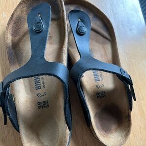 Break my heart -nearly perfect - Birkenstock thong sandals. Black. Size 39
